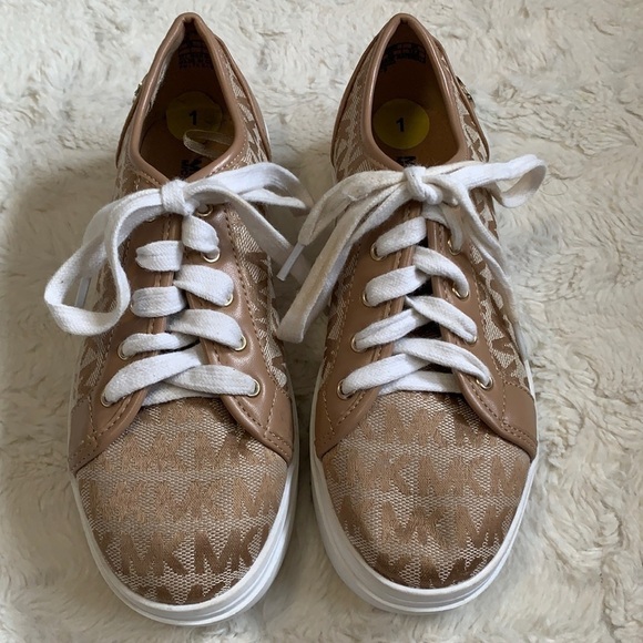 MICHAEL Kors Junior Castella tan monogram Trainers sneakers - Picture 1 of 9